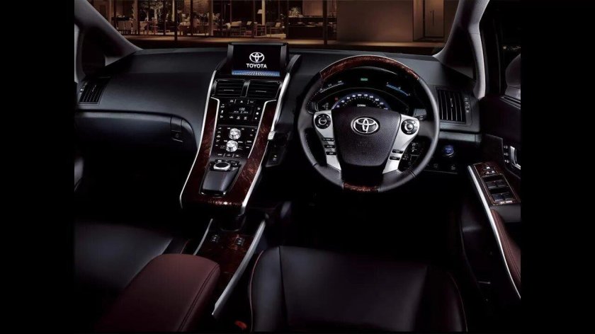 Тойота Краун Маджеста 2014