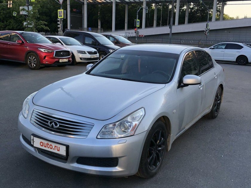Инфинити 2008 года седан