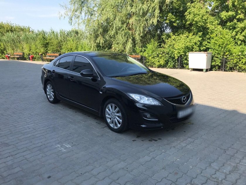 Мазда 6 2011 черная тонированная