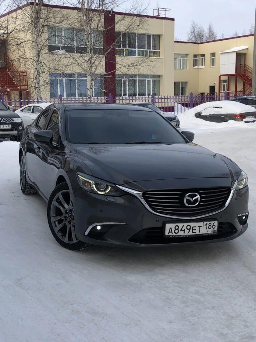 Мазда 6 черная тонированная