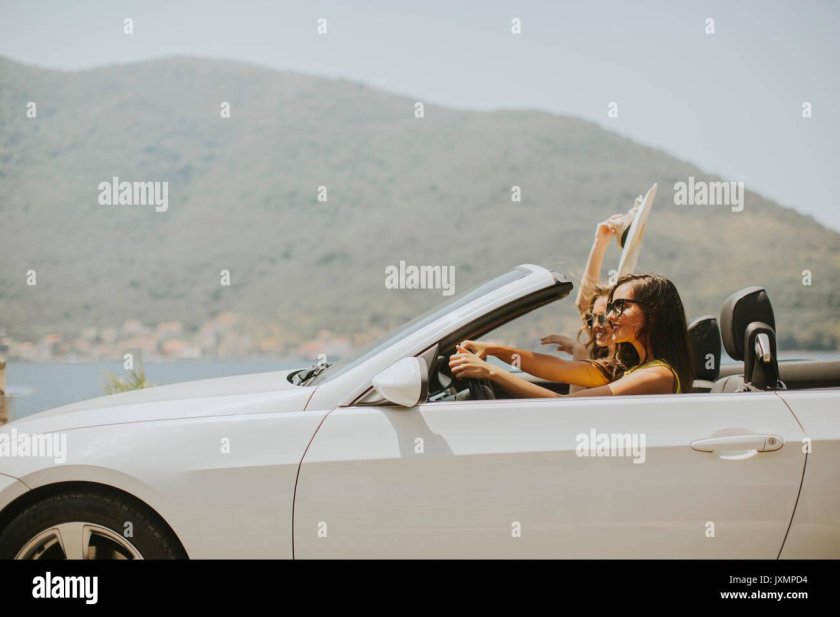 Блондинка в кабриолете фото