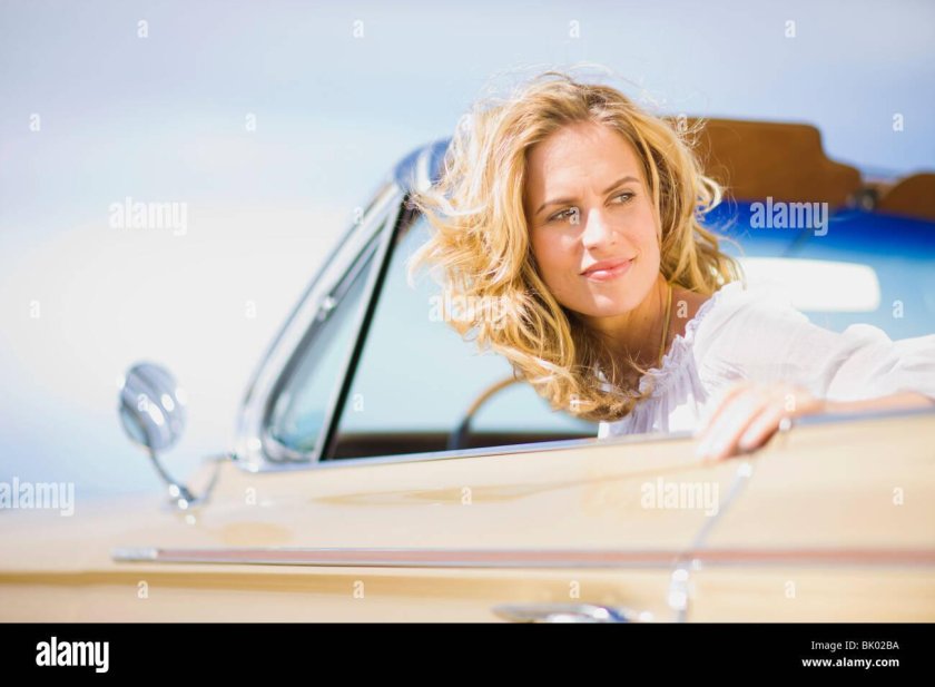 Человек в кабриолете