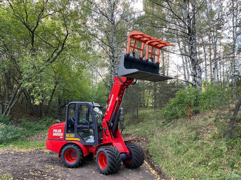 Фронтальный мини погрузчик