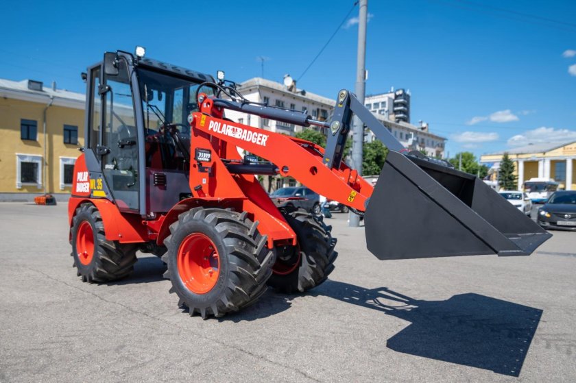 Погрузчик polar badger wl50