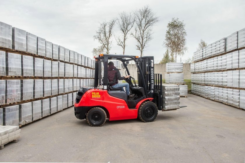 Погрузчики Polar Badger красивые фото