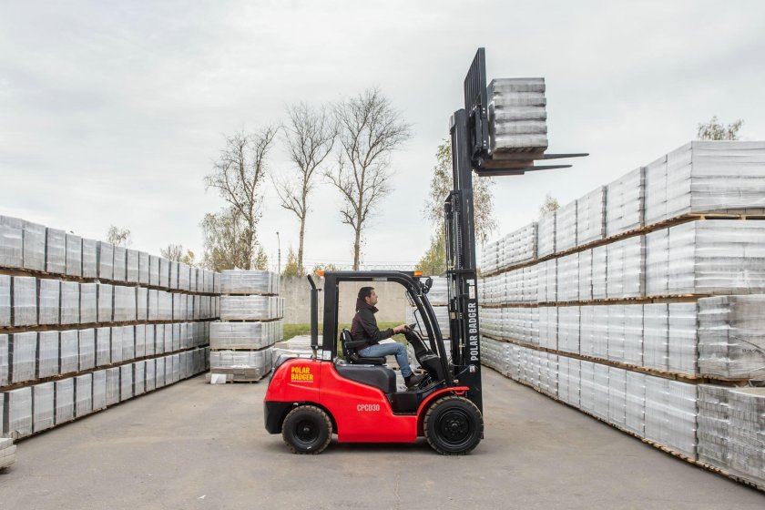 Автопогрузчик вилочный Polar Badger cpcd30