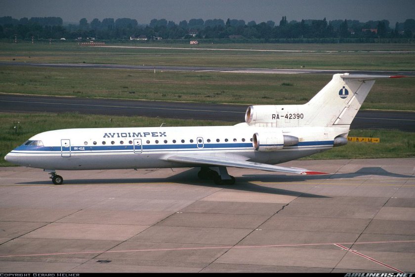 Самолет як 42