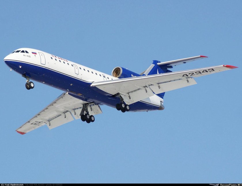 Як-42 пассажирский самолёт