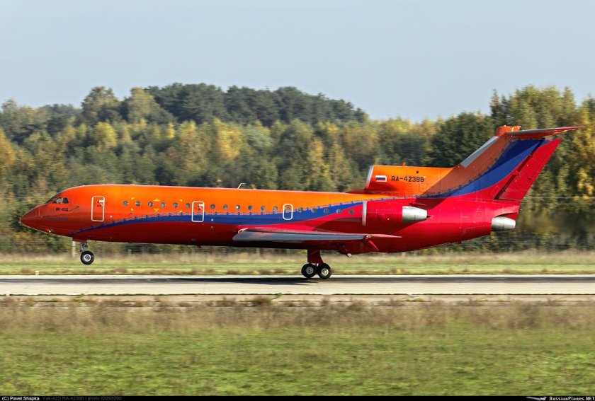 Як-42 пассажирский самолёт КРАСАВИА