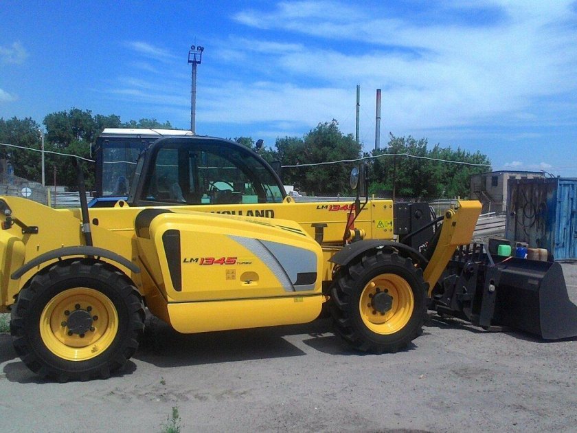 New Holland lm1345