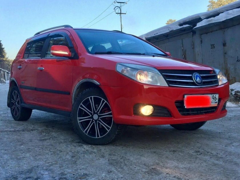 Машина Geely MK Cross