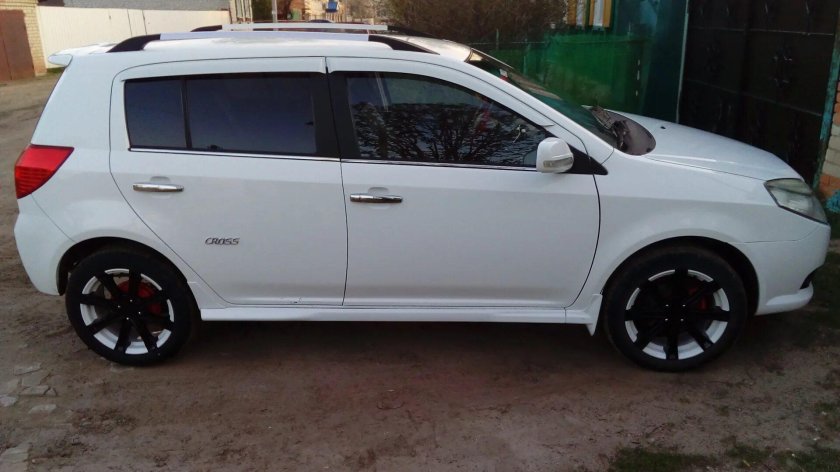 Geely MK Cross тюнингованная