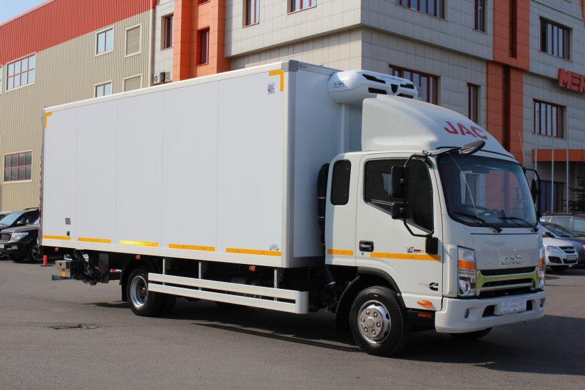 Фургон с гидробортом JAC n120