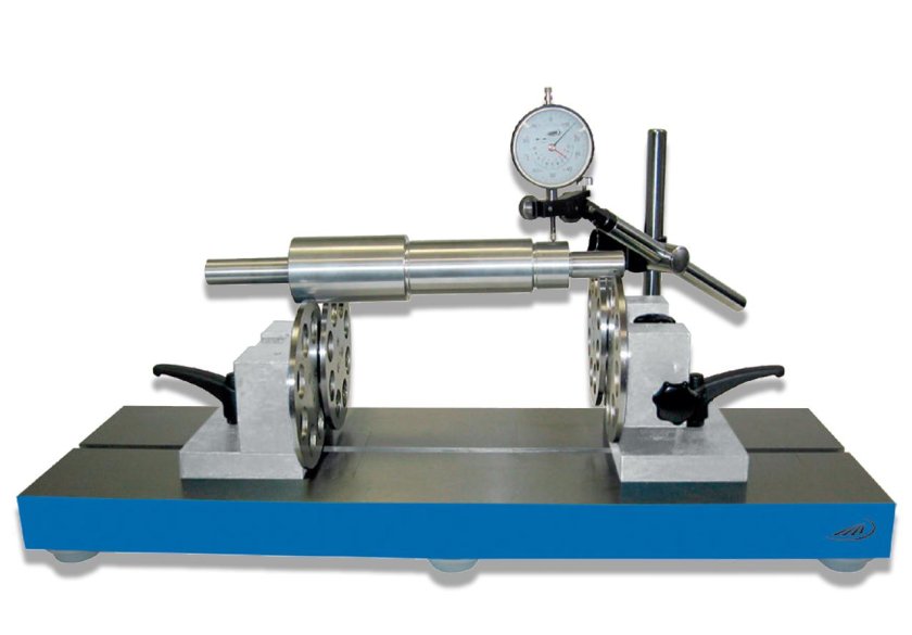 Прибор для измерения биения