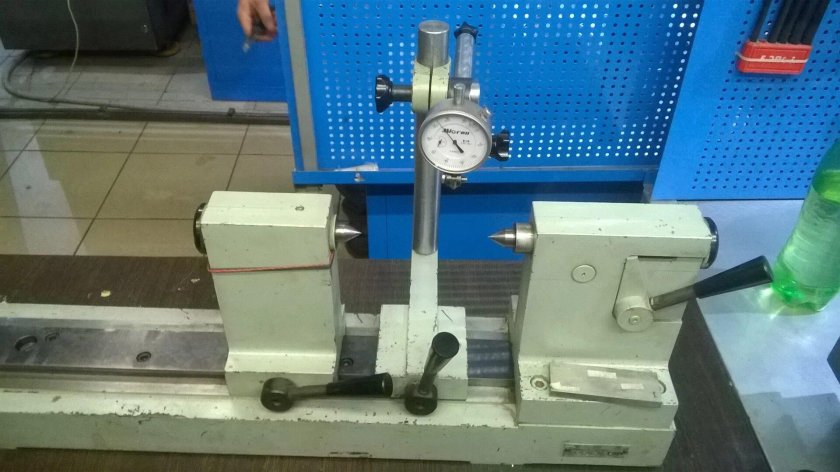 Прибор для контроля биения валов ПБ-500