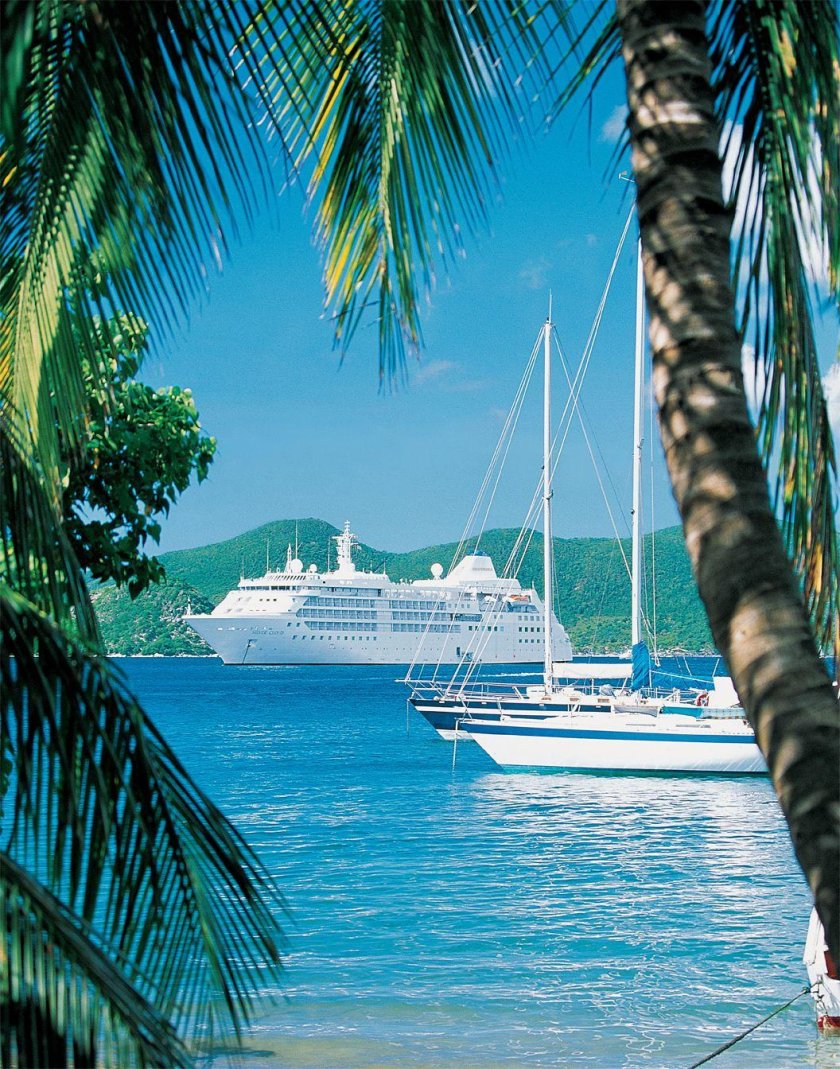 Круизный лайнер Карибы