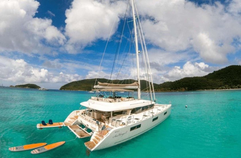 Парусный катамаран в Турции