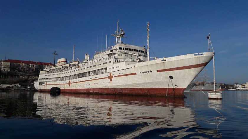 Плавучий госпиталь корабль Свирь