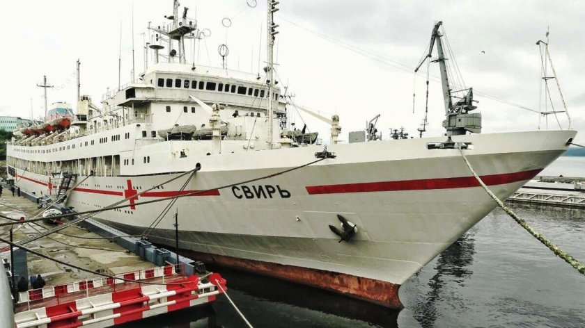 Плавучий госпиталь Свирь