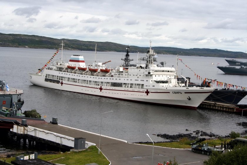 Плавучий госпиталь Свирь