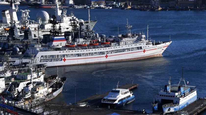 Плавучий госпиталь Иртыш Владивосток