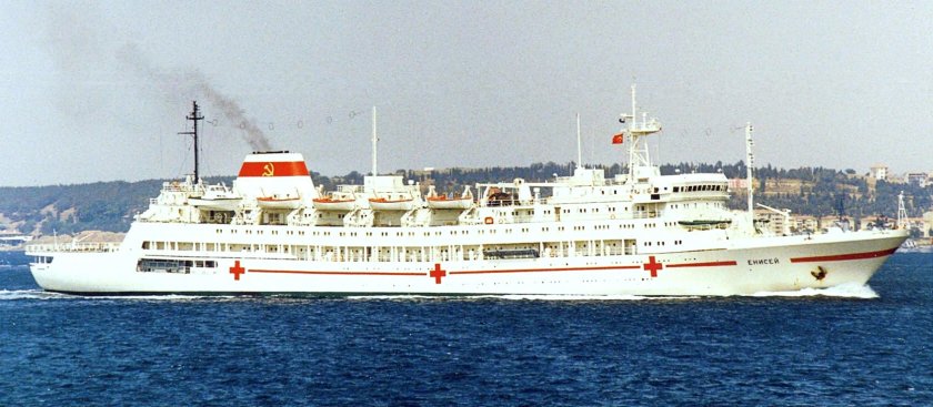 Плавучий госпиталь Енисей в Севастополе