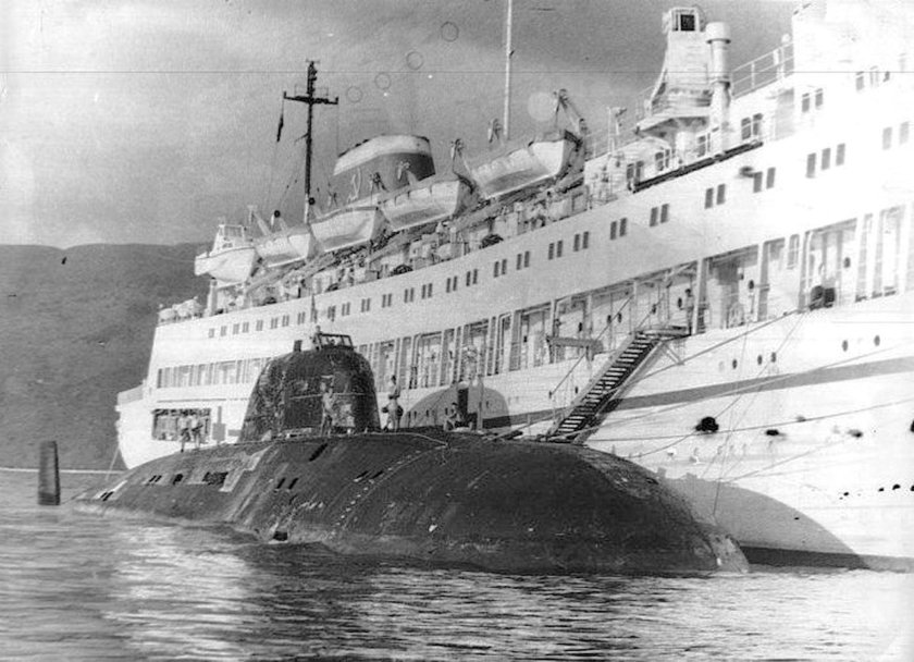 Плавучий госпиталь Обь