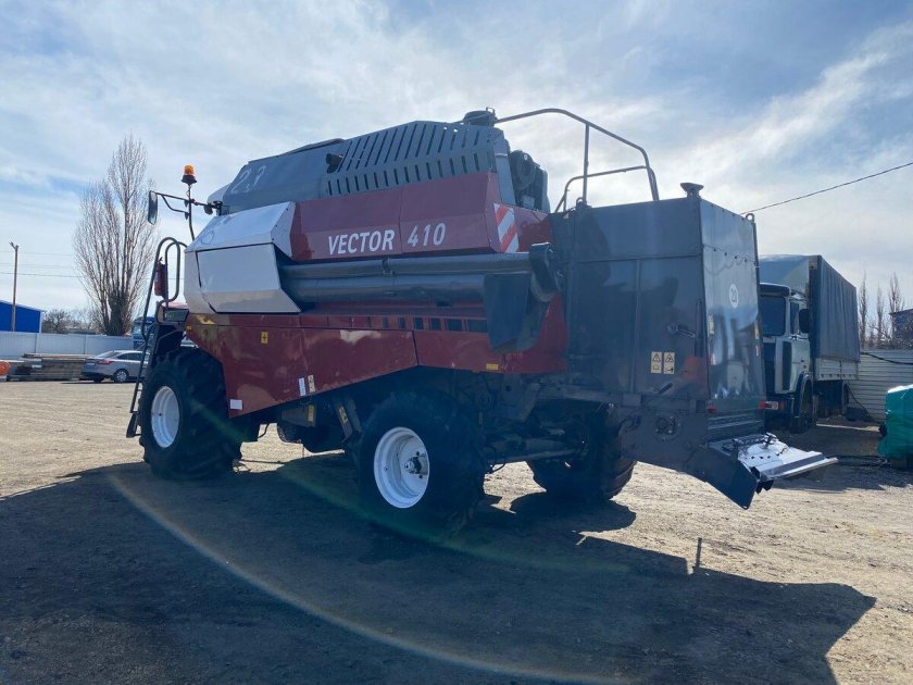 Комбайн вектор 410