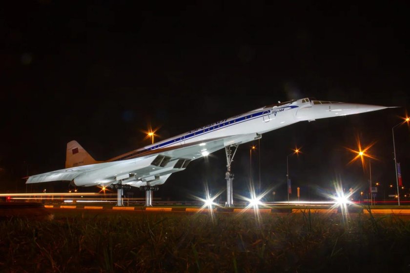 Ту 144 жуковский памятник