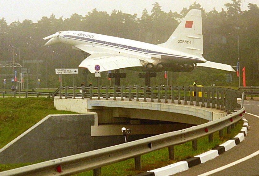 Ту 144 жуковский памятник