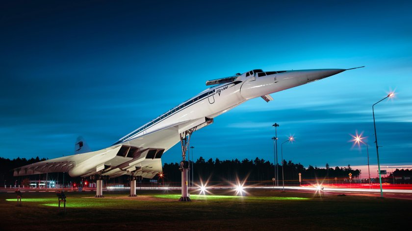 Самолет ту 144