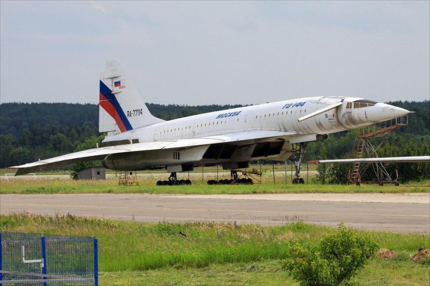 Самолет ту 144 в Жуковском Жуковский памятник самолет