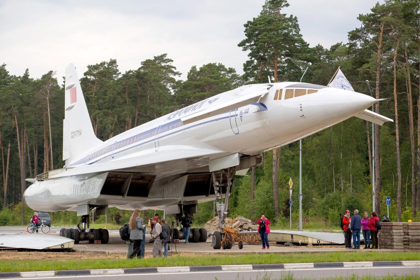 Ту 144 на въезде в Жуковский