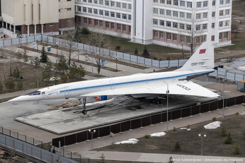 Самолет ту 144