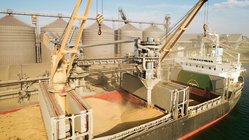 Погрузка зерна на корабль