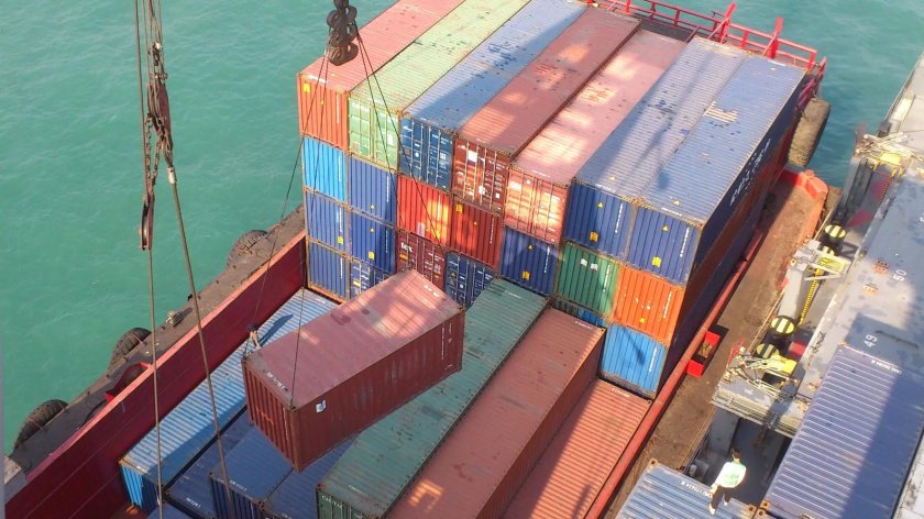 20 Футовый контейнеровоз