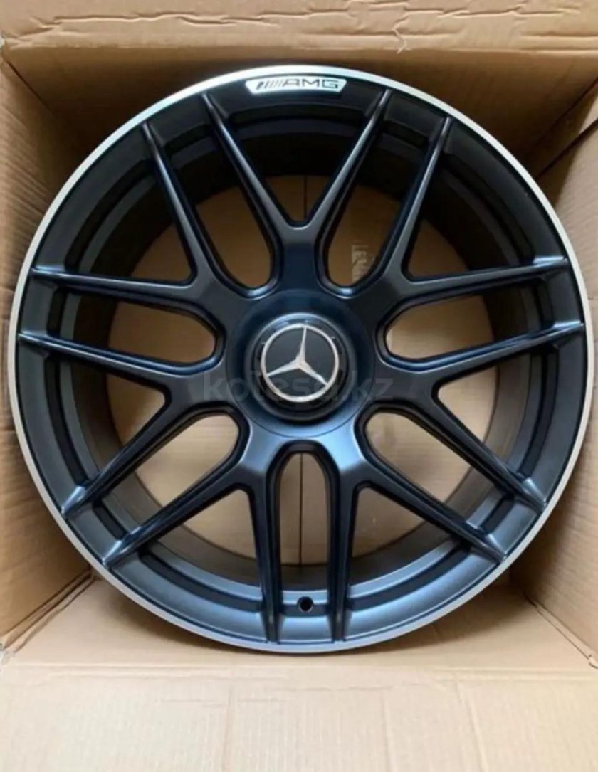 Диски АМГ 18 на Мерседес черные
