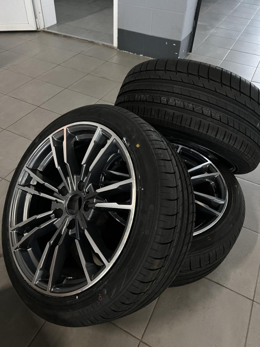 255 40 R18 на БМВ 5