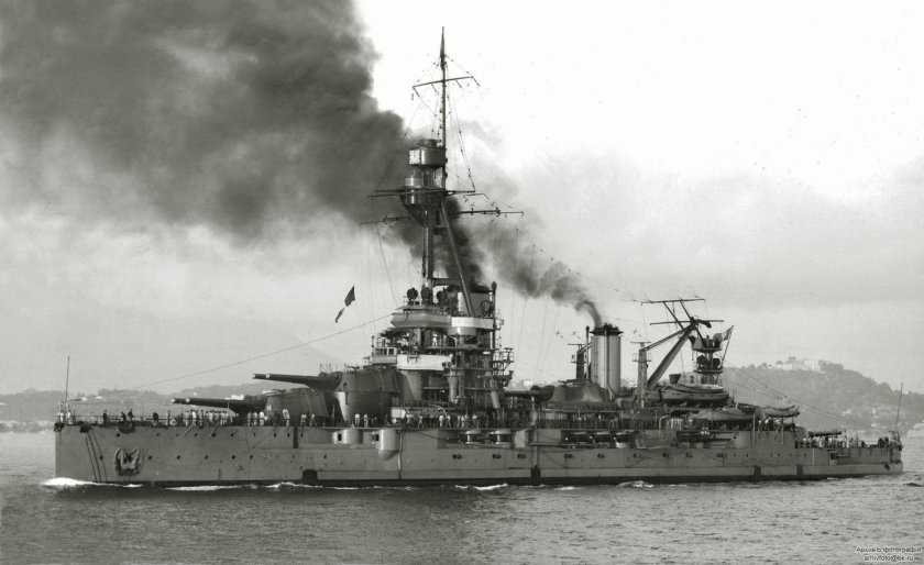 Французский линкор Бретань