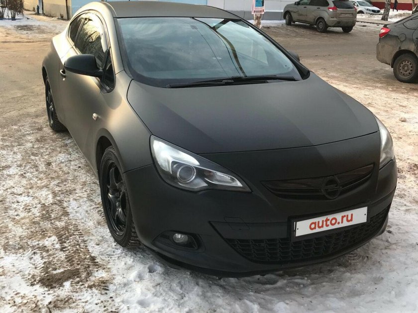 Opel Astra GTC 2012 черная