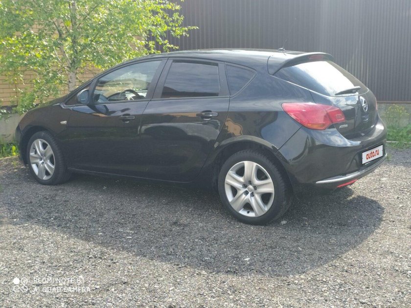 Опель Астра 2011 хэтчбек черный