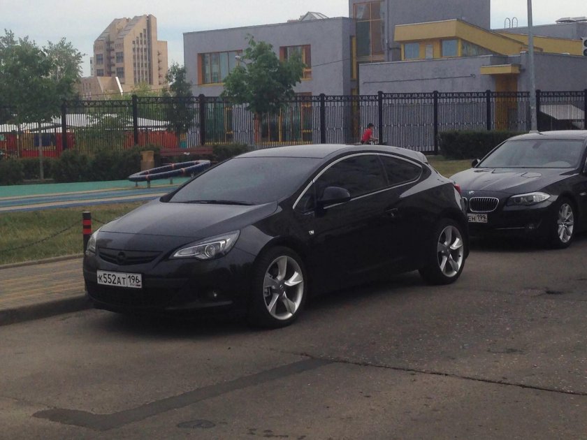 50%Тонировка на Opel Astra h GTC