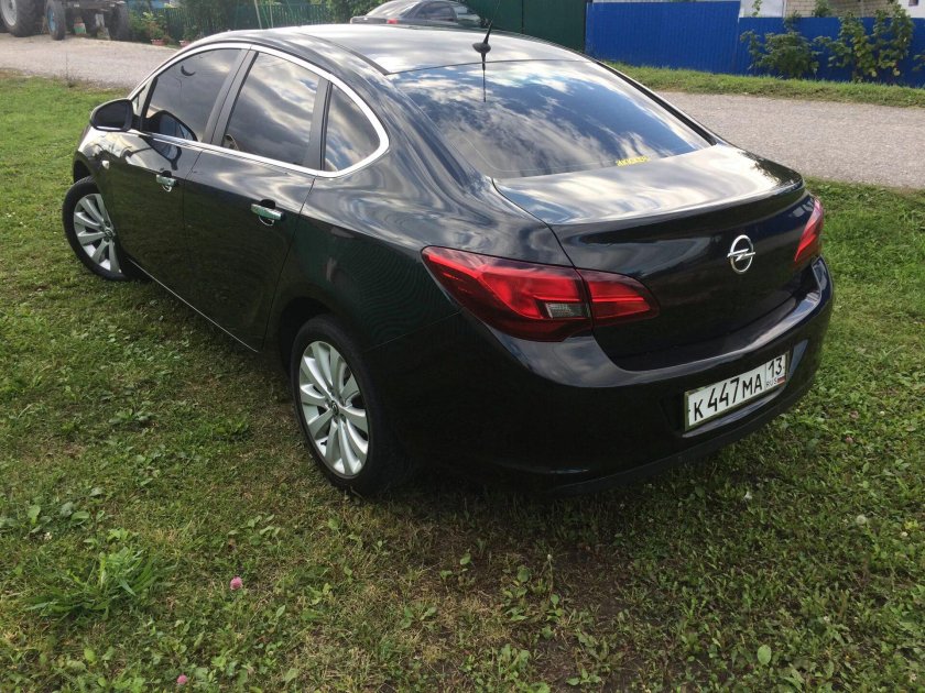 Opel Astra j sedan Black