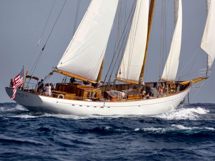 Парусная яхта Чава