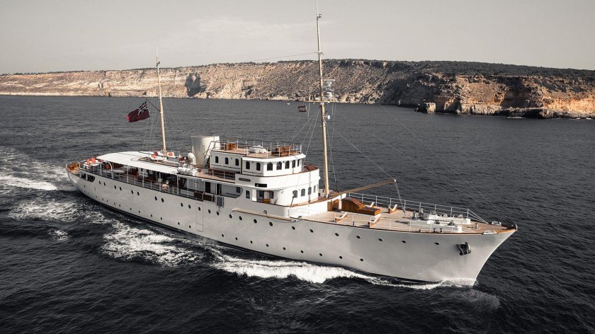 Королевская яхта Даннеброг