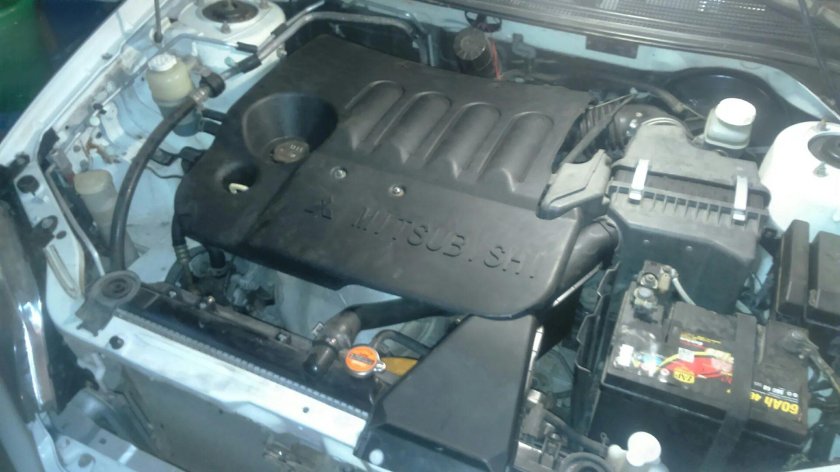 BYD f3 крышка двигателя