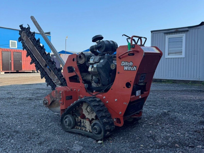 Траншеекопатель ditch witch