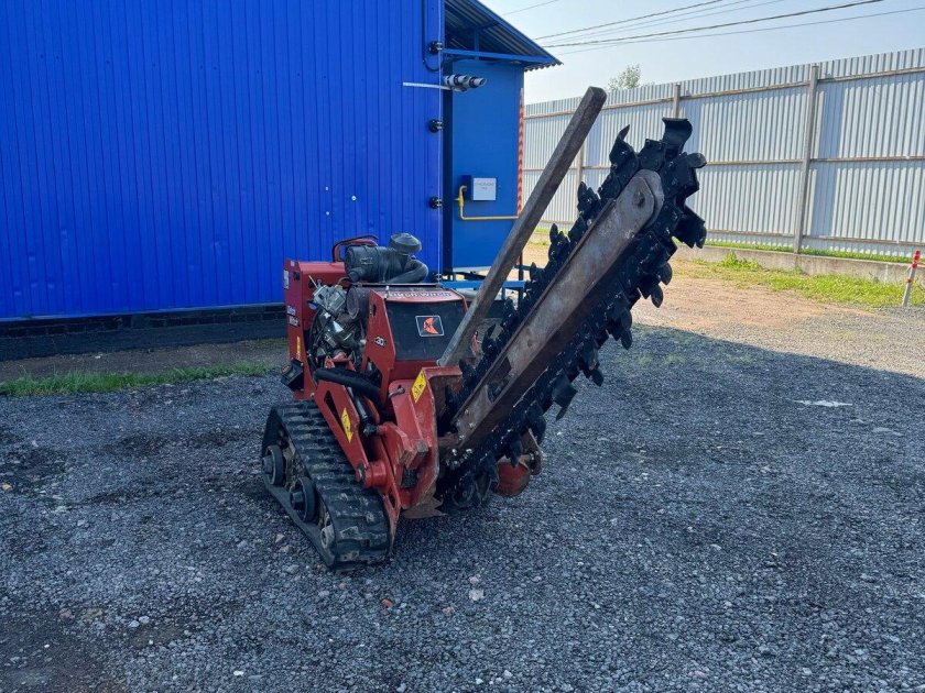 Траншеекопатель ditch witch