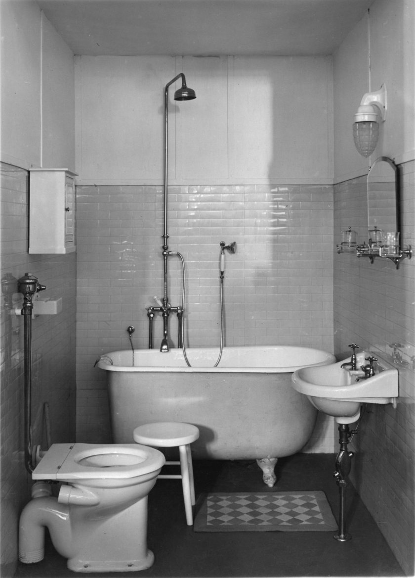 Старая ванная комната