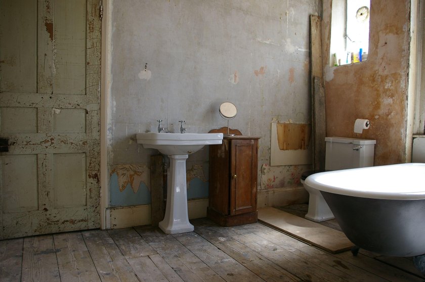 Старая ванная комната
